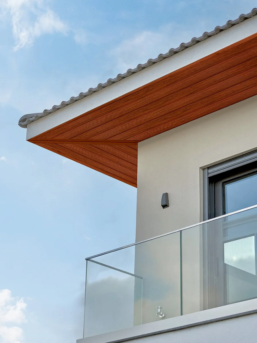 ฝ้าชายคาไวนิล PVC Soffit – รายละเอียดเล็ก ๆ ที่ทำให้บ้านดูสมบูรณ์แบบขึ้นทั้งหลัง