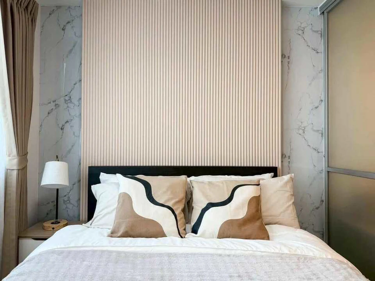 เมื่อผนังไม่ใช่แค่ฉากหลัง แต่เป็นองค์ประกอบที่ทำให้บ้านมีอารมณ์