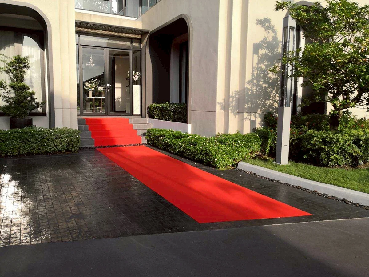 พรมอัดเรียบกับงานอีเวนท์ พื้นที่เบื้องหลังที่ทำให้งานดูเป็นมืออาชีพขึ้นทันที