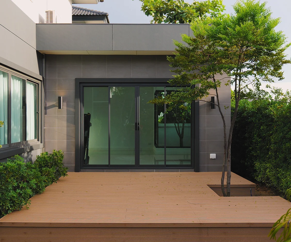 พื้นไม้เทียม WPC & ASA Decking สร้างพื้นที่พักผ่อนกลางแจ้งแบบง่าย ๆ